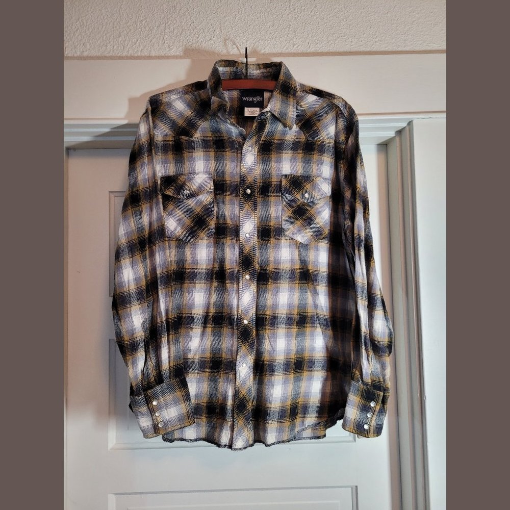 XL Long Sleeve Button-up Shirt - Wrangler - Plaid